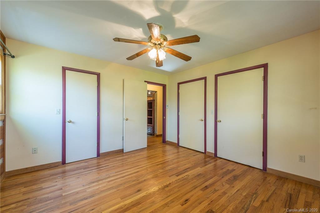 12 Woods Road Fairview, NC 28730 - Photo 20 of 48 Gallery Image 20