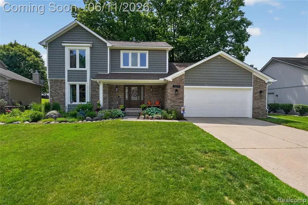 $450,000 | 2021 Huntingdon Drive, Wixom, MI 48393