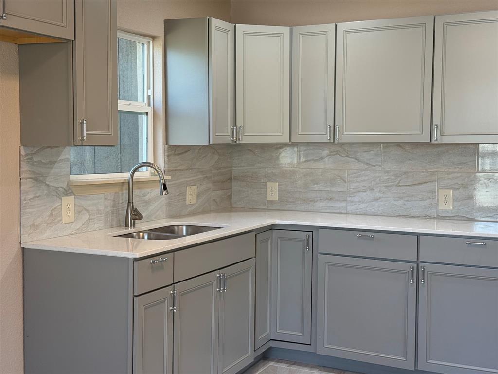 10095 Comanche Road Quinlan, TX 75474 - Photo 11 of 37