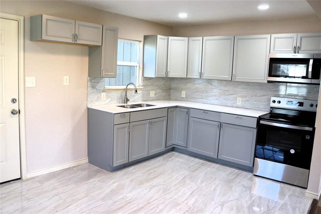 10095 Comanche Road Quinlan, TX 75474 - Photo 7 of 37