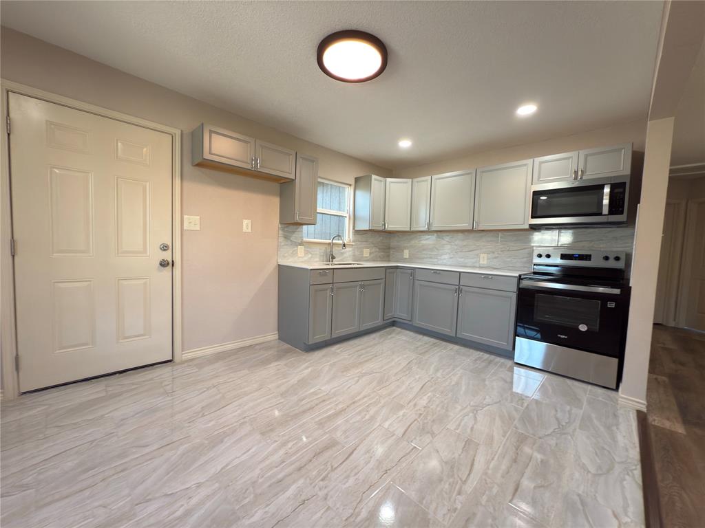 10095 Comanche Road Quinlan, TX 75474 - Photo 9 of 37