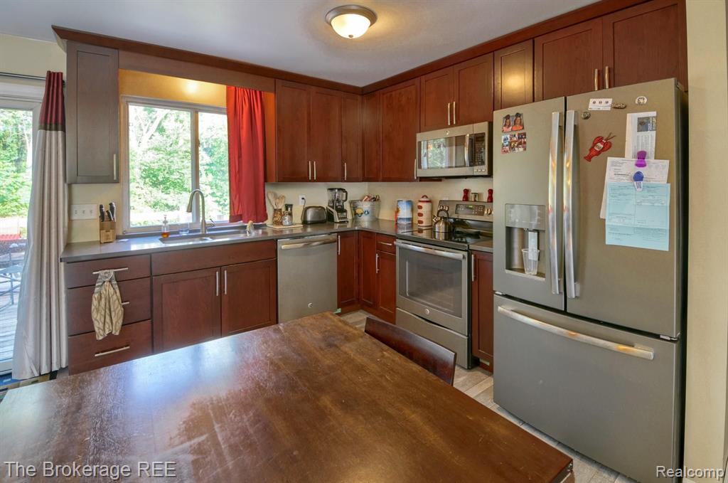 8548 Morrish Road Flushing, MI 48433 - Photo 6 of 31