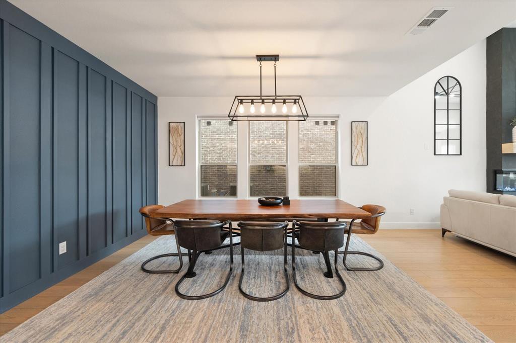 208 Scottish Way Mansfield, TX 76063 - Photo 12 of 38 Dining space!