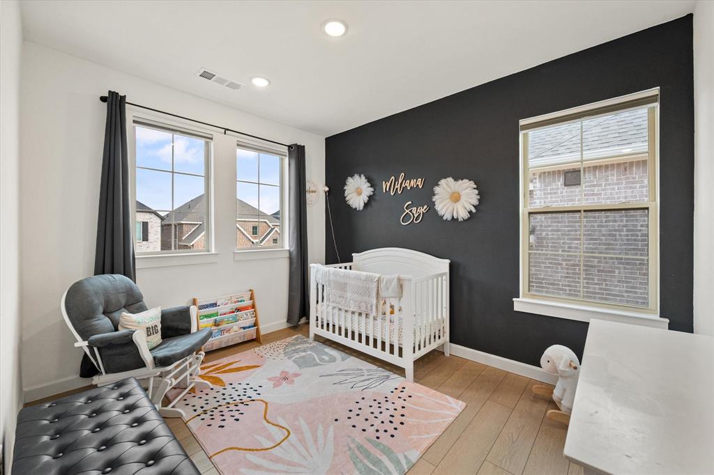 208 Scottish Way Mansfield, TX 76063 - Photo 24 of 38 Spacious secondary bedrooms!