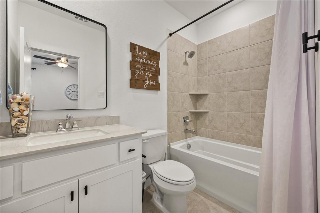 208 Scottish Way Mansfield, TX 76063 - Photo 31 of 38 Full bathroom!