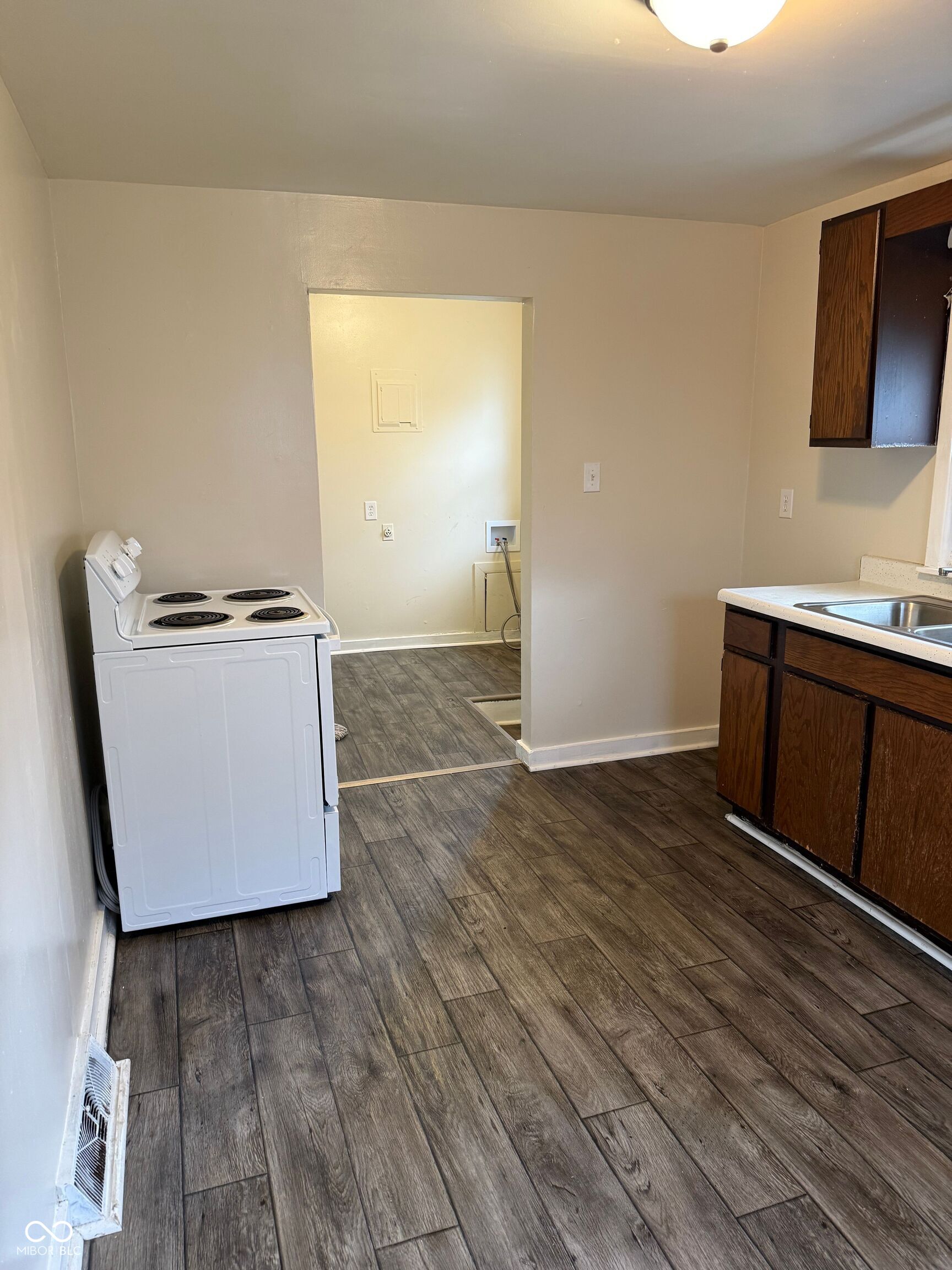 908 Walnut Street Anderson, IN 46012 - Photo 12 of 19