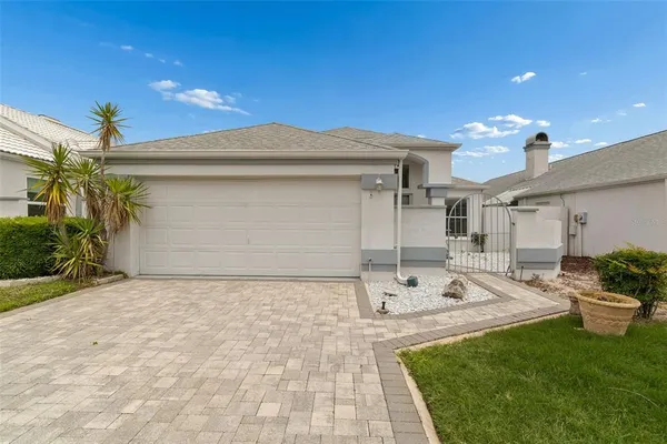 $1,800 | 10454 Casa Grande Circle, Spring Hill, FL 34608