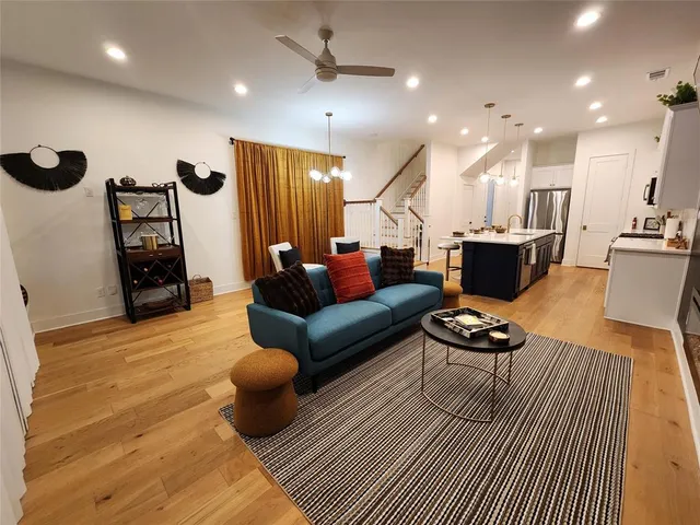 $4,500 | 5316 East Side Avenue, Dallas, TX 75214