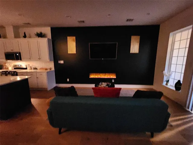 $4,500 | 5316 East Side Avenue, Dallas, TX 75214