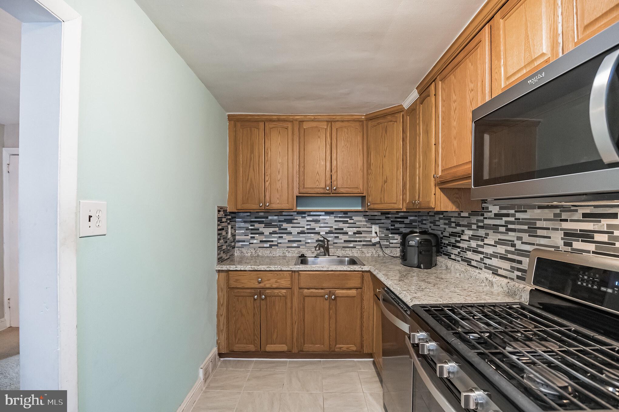 261 Cambridge Road Clifton Heights, PA 19018 - Photo 16 of 30