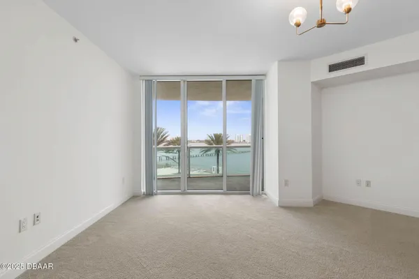 $2,100 | 231 Riverside Drive, Unit 3041, Daytona Beach, FL 32117