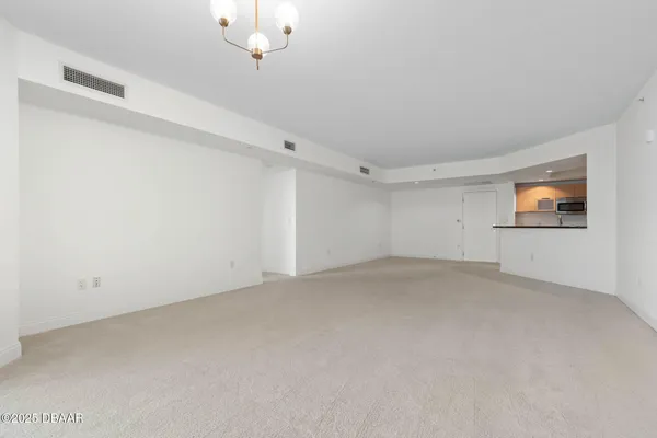 $2,100 | 231 Riverside Drive, Unit 3041, Daytona Beach, FL 32117