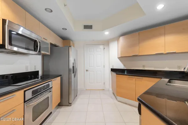 $2,100 | 231 Riverside Drive, Unit 3041, Daytona Beach, FL 32117