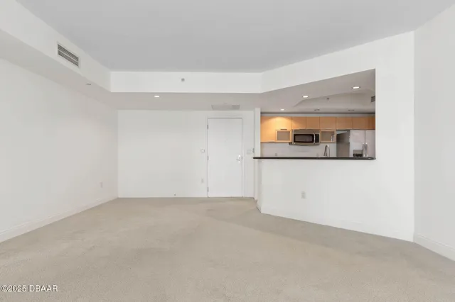 $2,100 | 231 Riverside Drive, Unit 3041, Daytona Beach, FL 32117