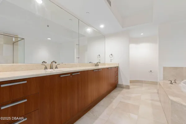 $2,100 | 231 Riverside Drive, Unit 3041, Daytona Beach, FL 32117