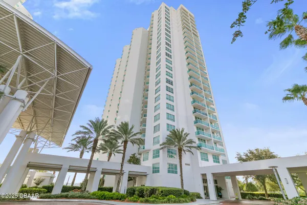 $2,100 | 231 Riverside Drive, Unit 3041, Daytona Beach, FL 32117