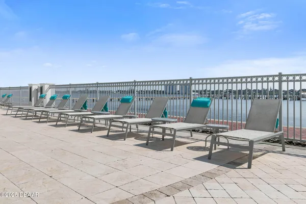 $2,100 | 231 Riverside Drive, Unit 3041, Daytona Beach, FL 32117