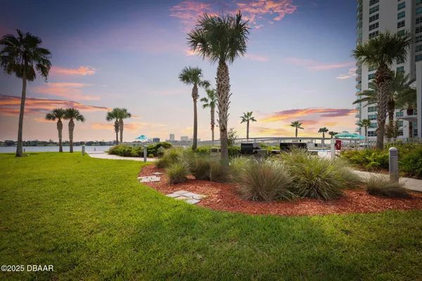 $2,100 | 231 Riverside Drive, Unit 3041, Daytona Beach, FL 32117