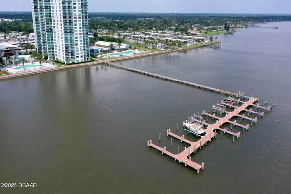 $2,100 | 231 Riverside Drive, Unit 3041, Daytona Beach, FL 32117