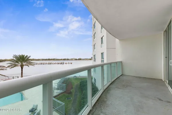 $2,100 | 231 Riverside Drive, Unit 3041, Daytona Beach, FL 32117