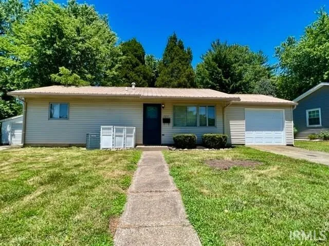 $1,050 | 709 Thornberry Drive, Evansville, IN 47710