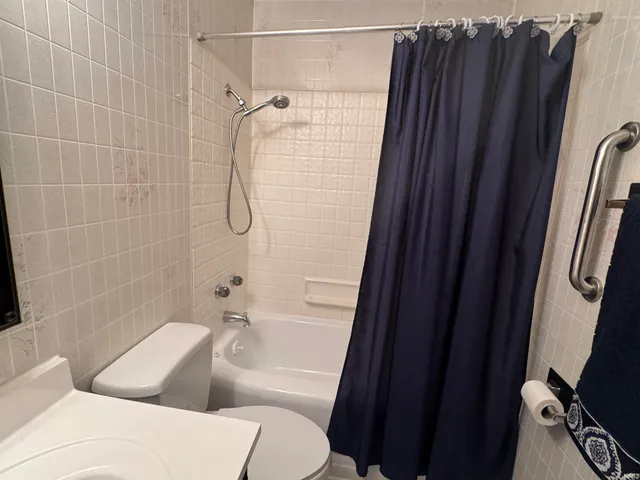 $1,050 | 709 Thornberry Drive, Evansville, IN 47710