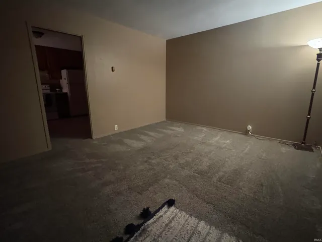 $1,050 | 709 Thornberry Drive, Evansville, IN 47710