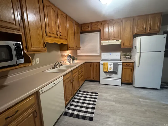 $1,050 | 709 Thornberry Drive, Evansville, IN 47710