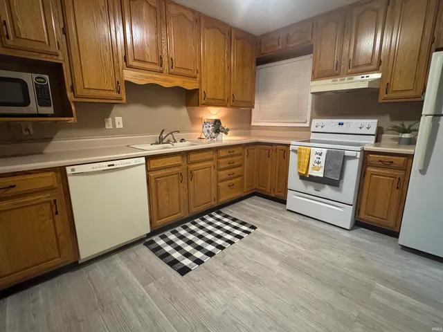 $1,050 | 709 Thornberry Drive, Evansville, IN 47710