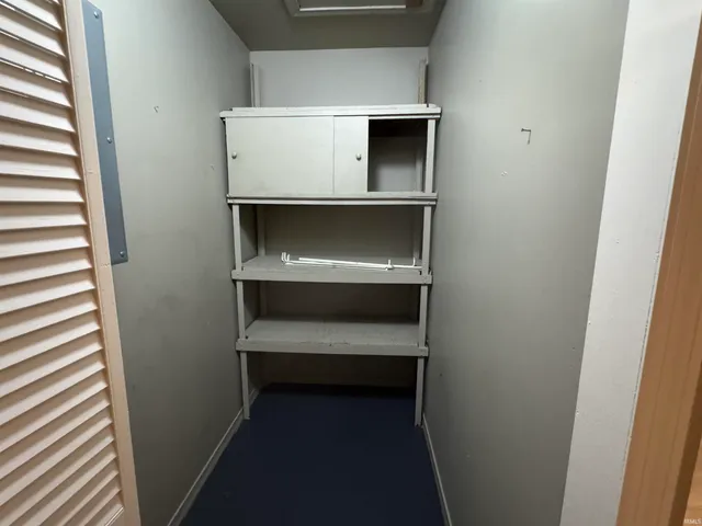 $1,050 | 709 Thornberry Drive, Evansville, IN 47710