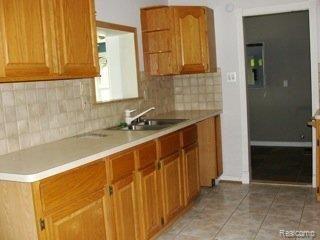 8609 East Pearson Road Utica, MI 48316 - Photo 5 of 13 Kitchen