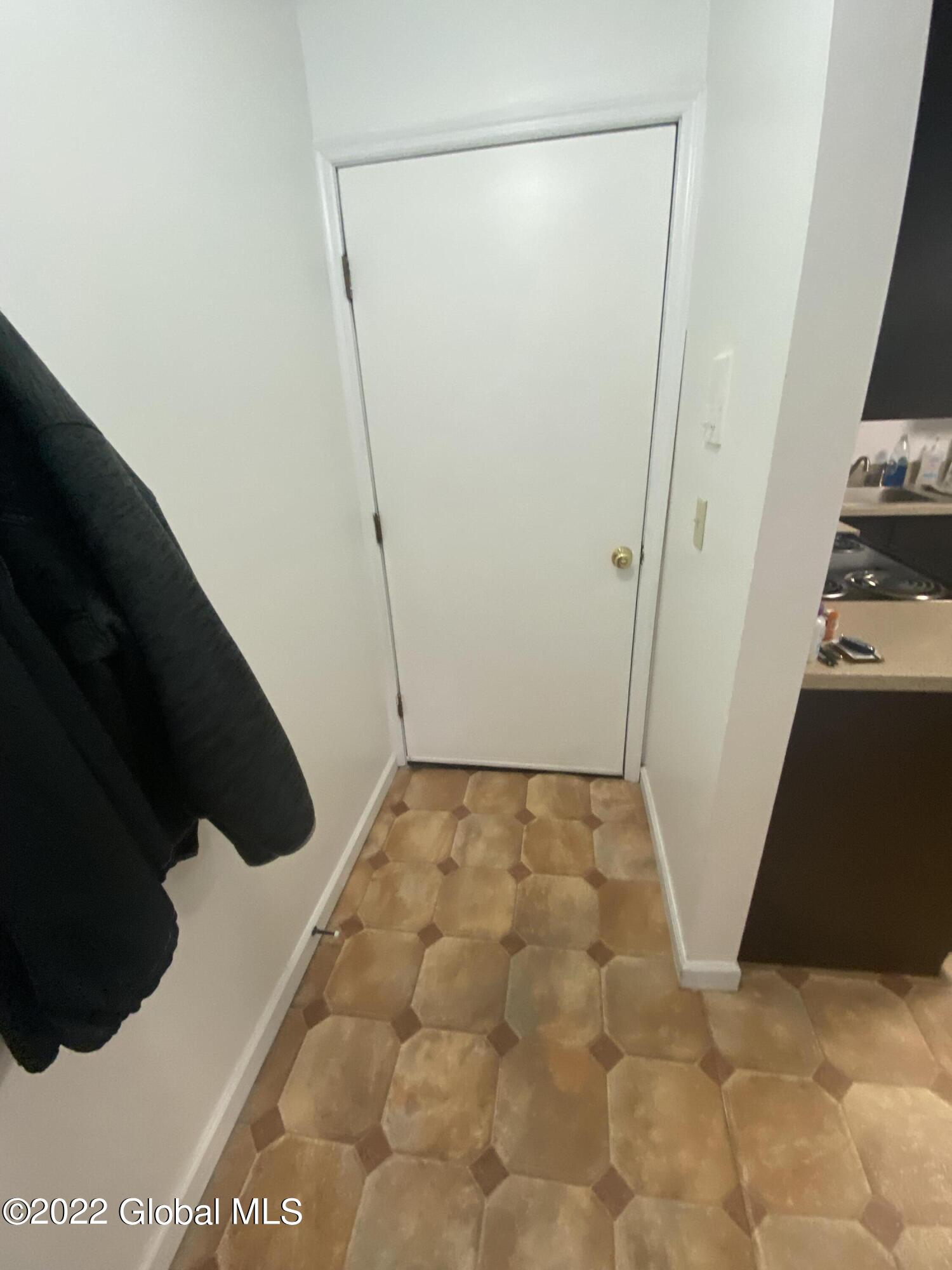 30 Beacon Road, Unit A Bethlehem, NY 12077 - Photo 12 of 13 IMG_4895