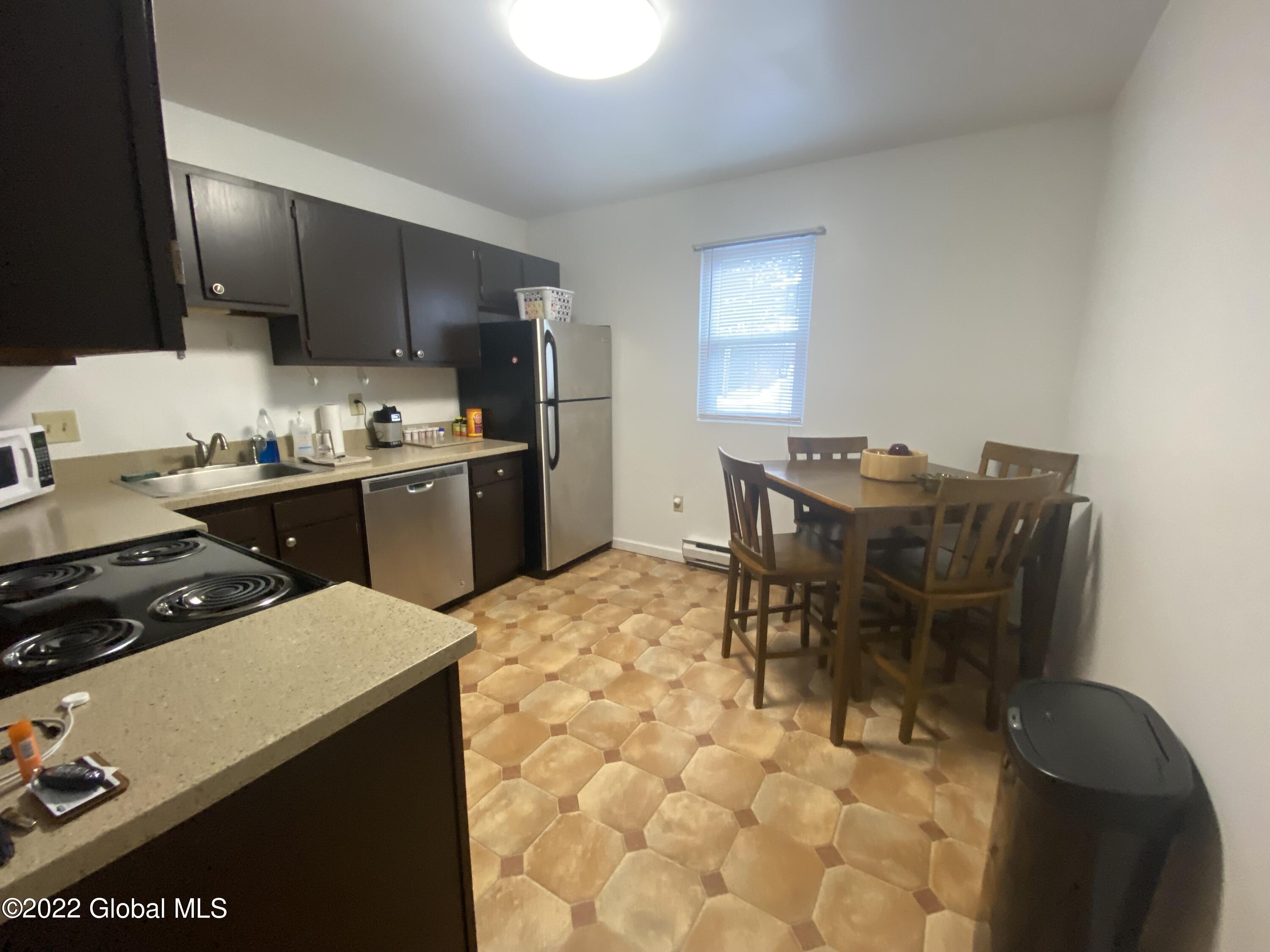 30 Beacon Road, Unit A Bethlehem, NY 12077 - Photo 7 of 13 IMG_4892