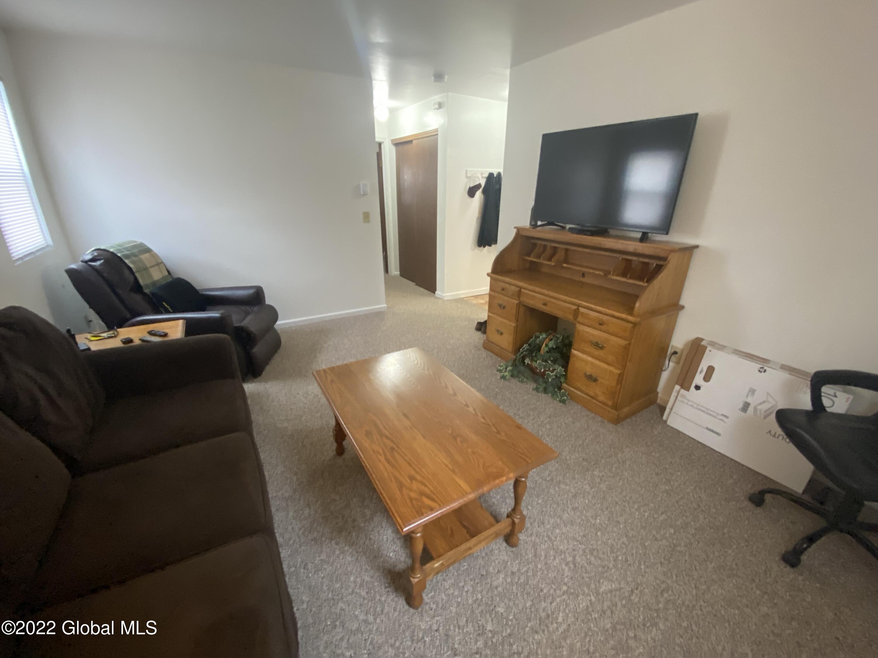 30 Beacon Road, Unit A Bethlehem, NY 12077 - Photo 8 of 13 IMG_4896