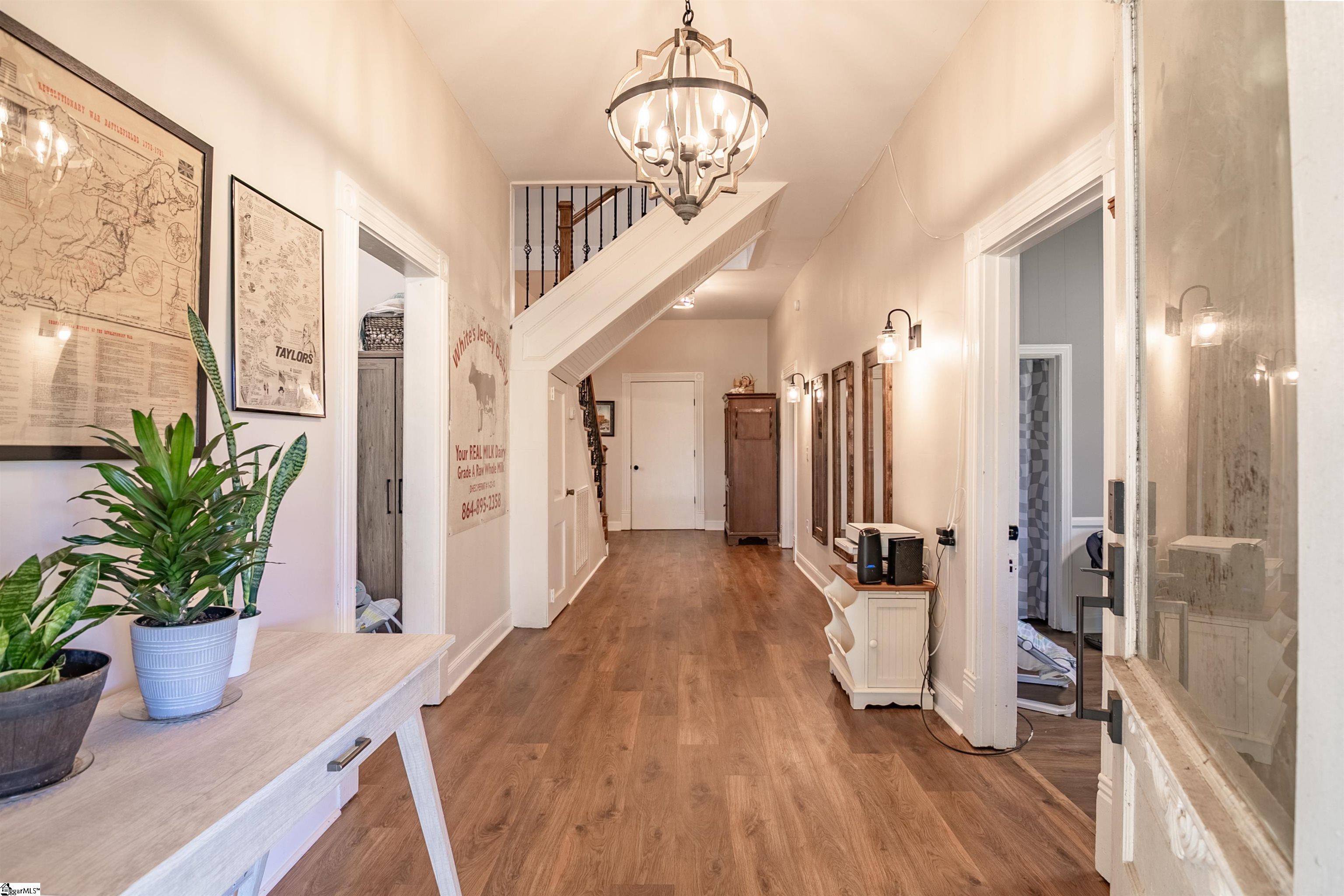 6025 Mountain View Road Taylors, SC 29687 - Photo 9 of 45 Gallery Image 9