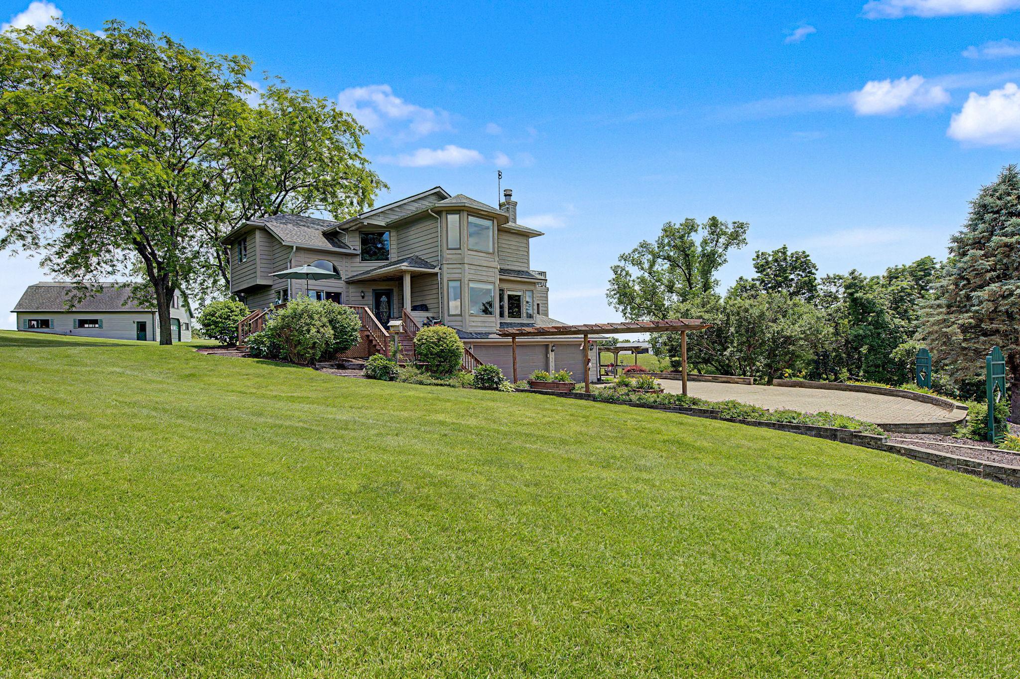 10 South Snipe Hollow Road Elizabeth, IL 61028 - Photo 1 of 53
