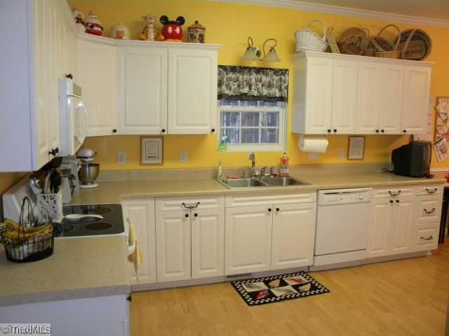1645 Conrad Road Lewisville, NC 27023 - Photo 5 of 16 Kitchen.