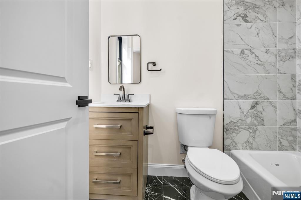 193 Homestead Road Paramus, NJ 07652 - Photo 21 of 40 Gallery Image 21