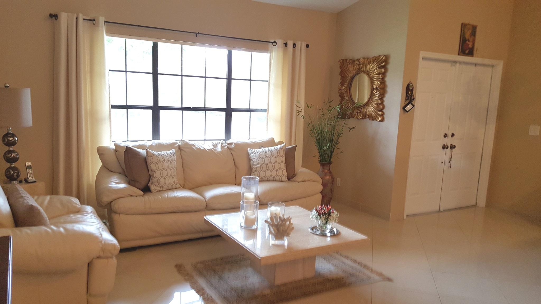 392 Seneca Lane Boca Raton, FL 33487 - Photo 8 of 35 Living Room 6