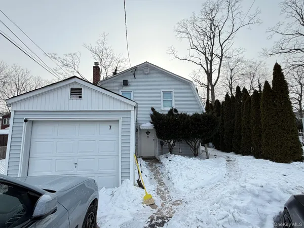a view of backyard of house