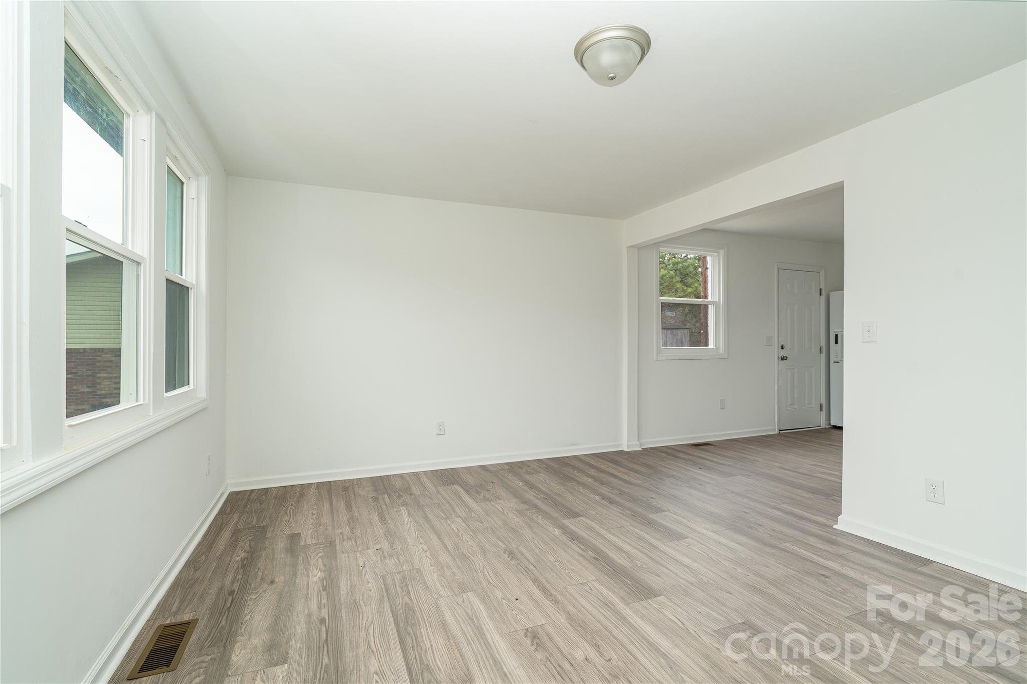 421 Pineville Road Darlington, SC 29532 - Photo 10 of 36 an empty room with a window