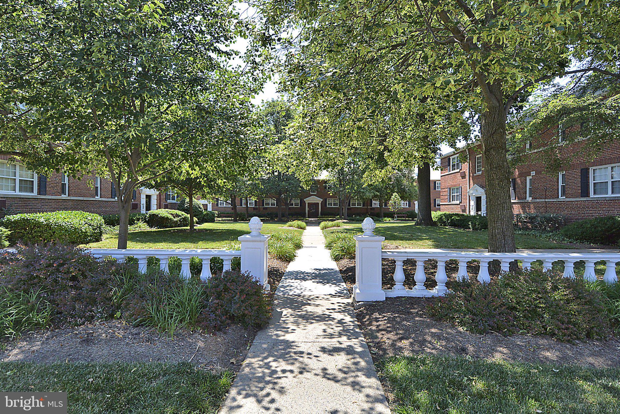 4312 2nd Road North, Unit 2 Arlington, VA 22203 - Photo 28 of 66 Arlington Oaks Courtyard