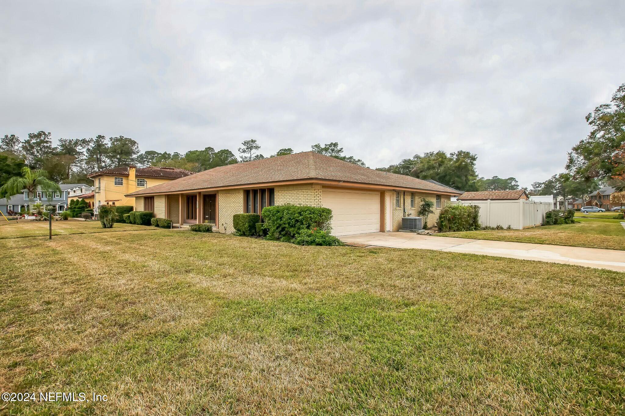 1008 Holiday Road West Jacksonville, FL 32216 - Photo 3 of 31 tempImage08lMRt