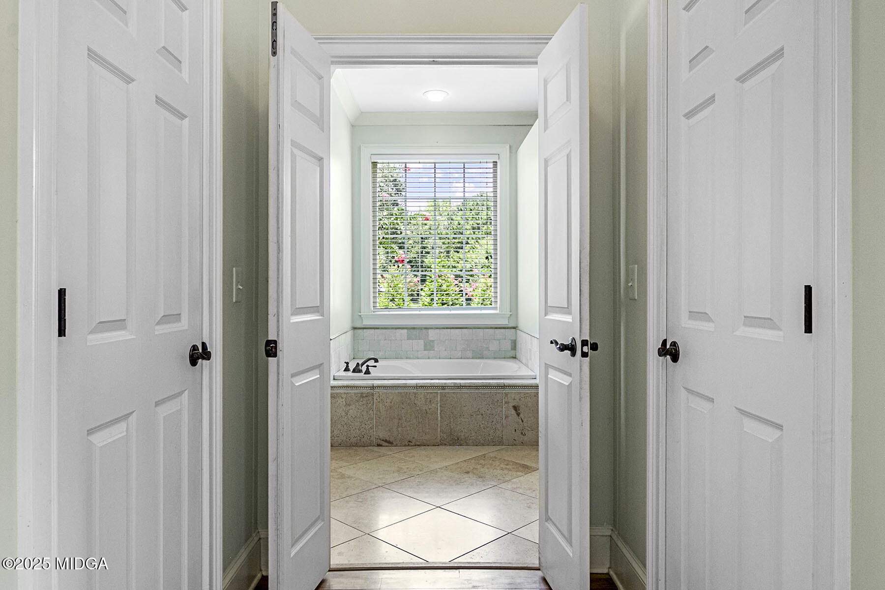 532 King Road Forsyth, GA 31029 - Photo 17 of 47 a bathroom with a bathtub and shower