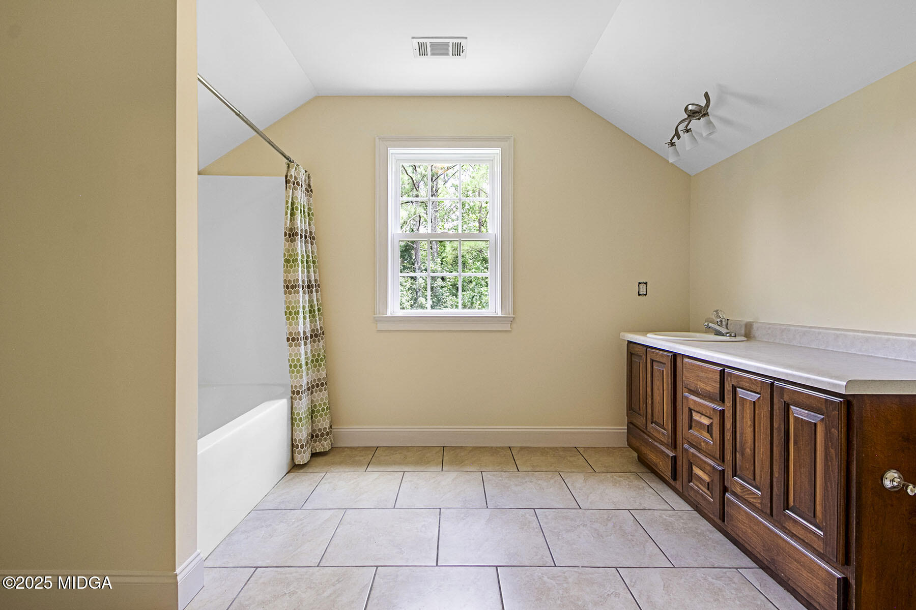 532 King Road Forsyth, GA 31029 - Photo 38 of 47 a view of an empty room with a window