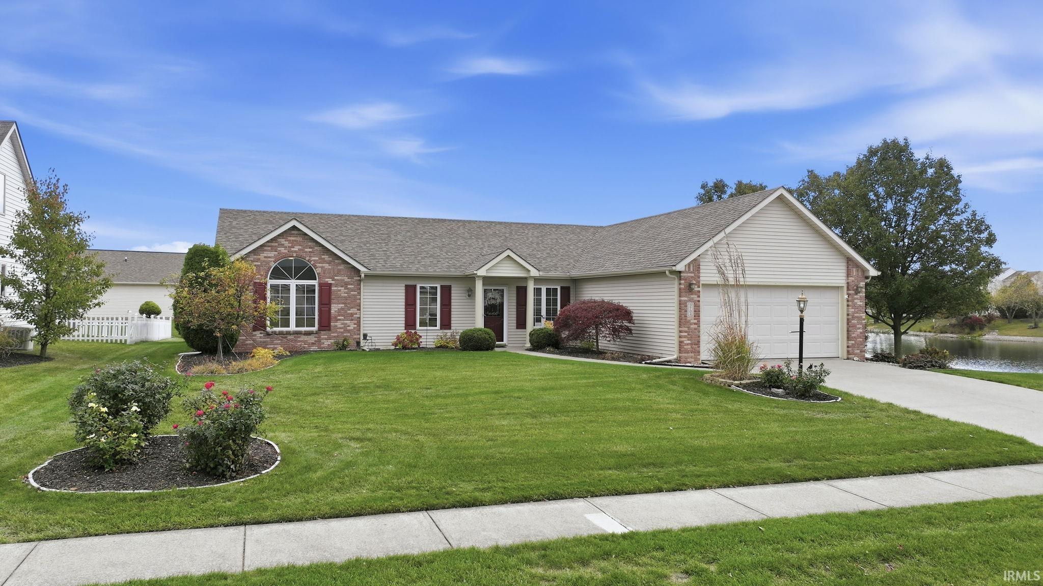 9704 Kildare Crossing Fort Wayne, IN 46835 - Photo 3 of 33