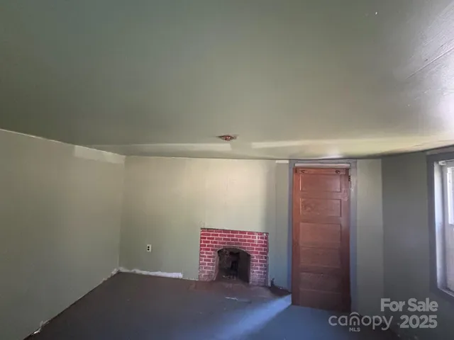 $295,000 | 520 Renfro Rd Green Mountain, Green Mountain, NC 28740