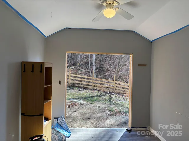 $295,000 | 520 Renfro Rd Green Mountain, Green Mountain, NC 28740