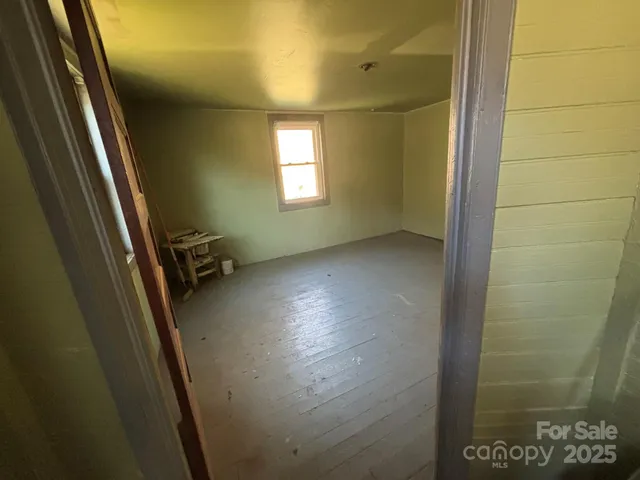 $295,000 | 520 Renfro Rd Green Mountain, Green Mountain, NC 28740