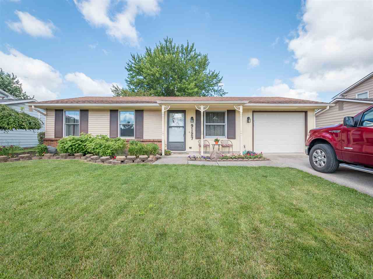 9127 Ridgetree Drive Fort Wayne, IN 46819 - Photo 2 of 36
